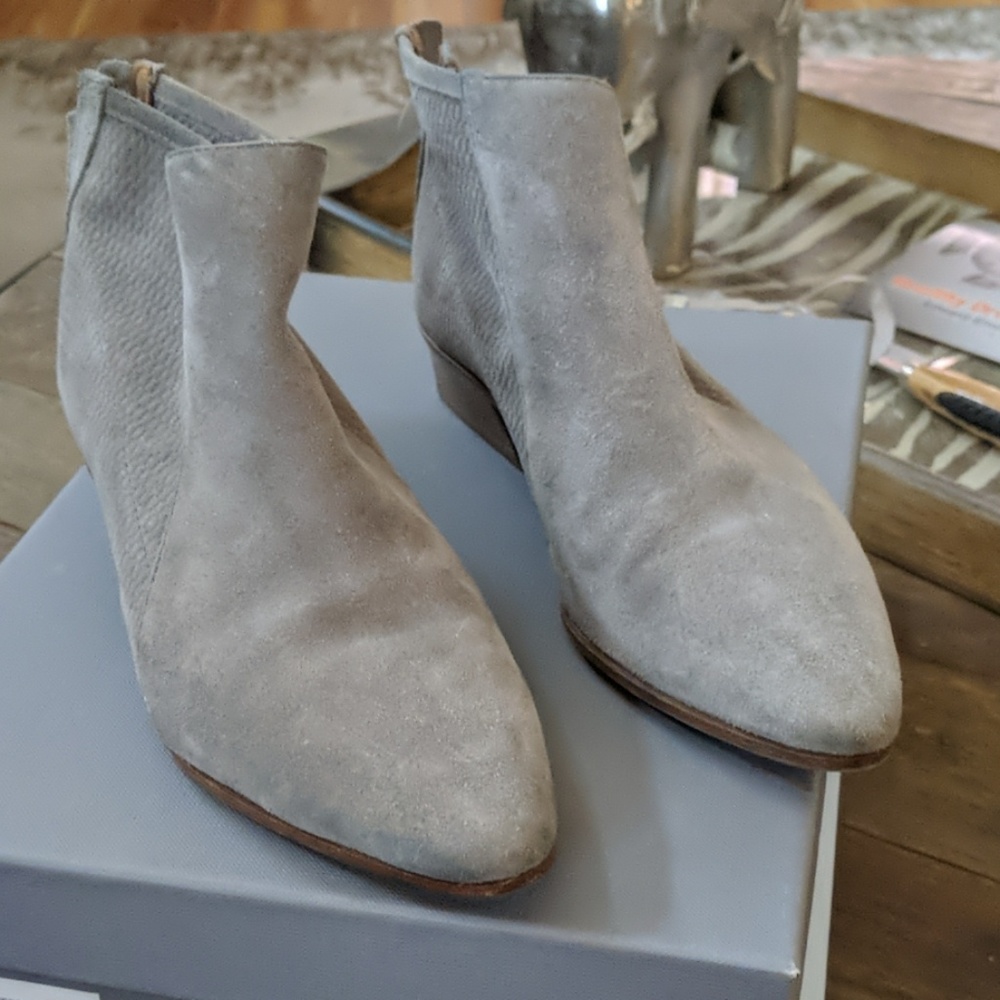 Aquatalia gray booties